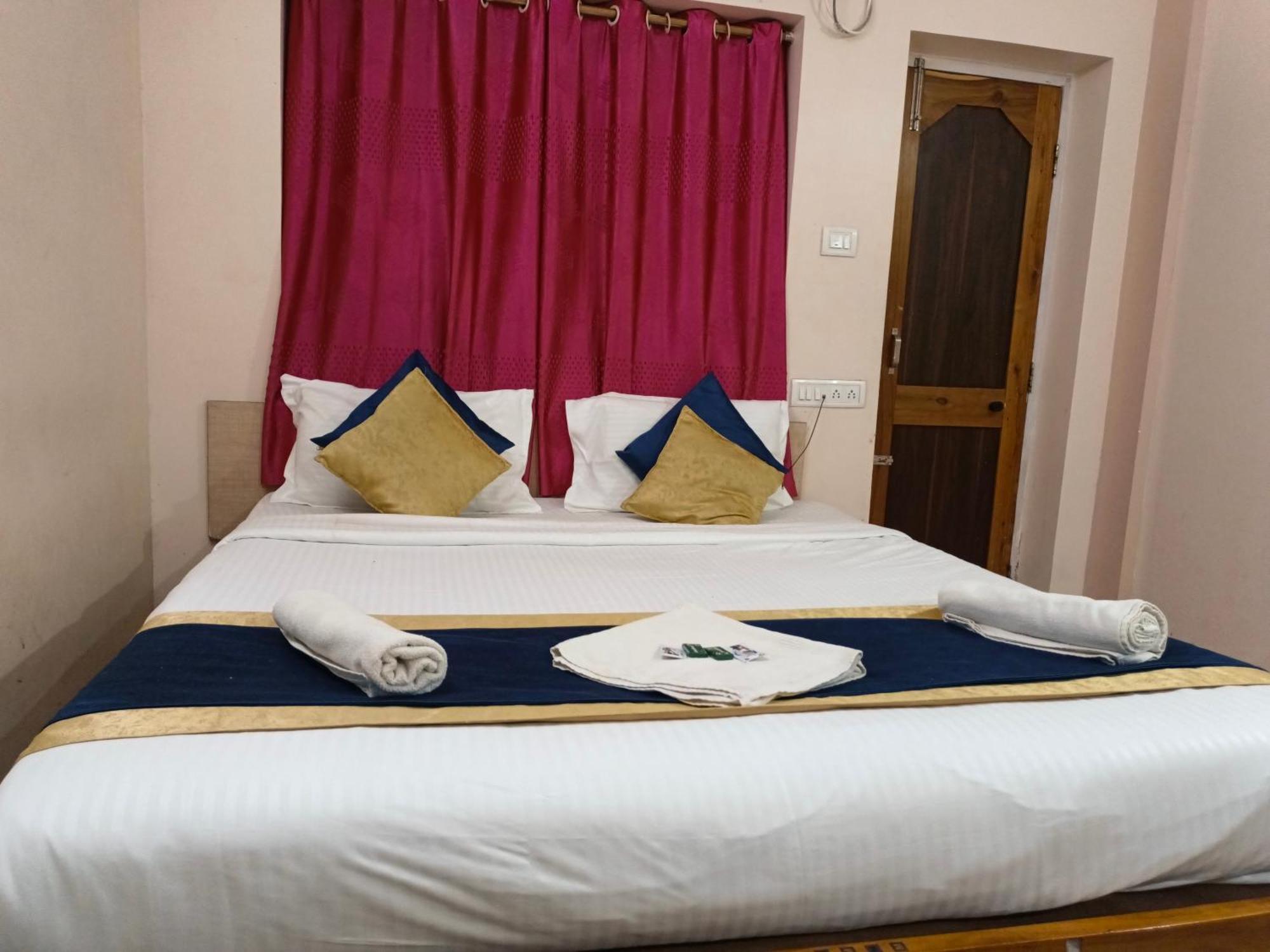 Hotel Bay Beach Inn Puri Bagian luar foto