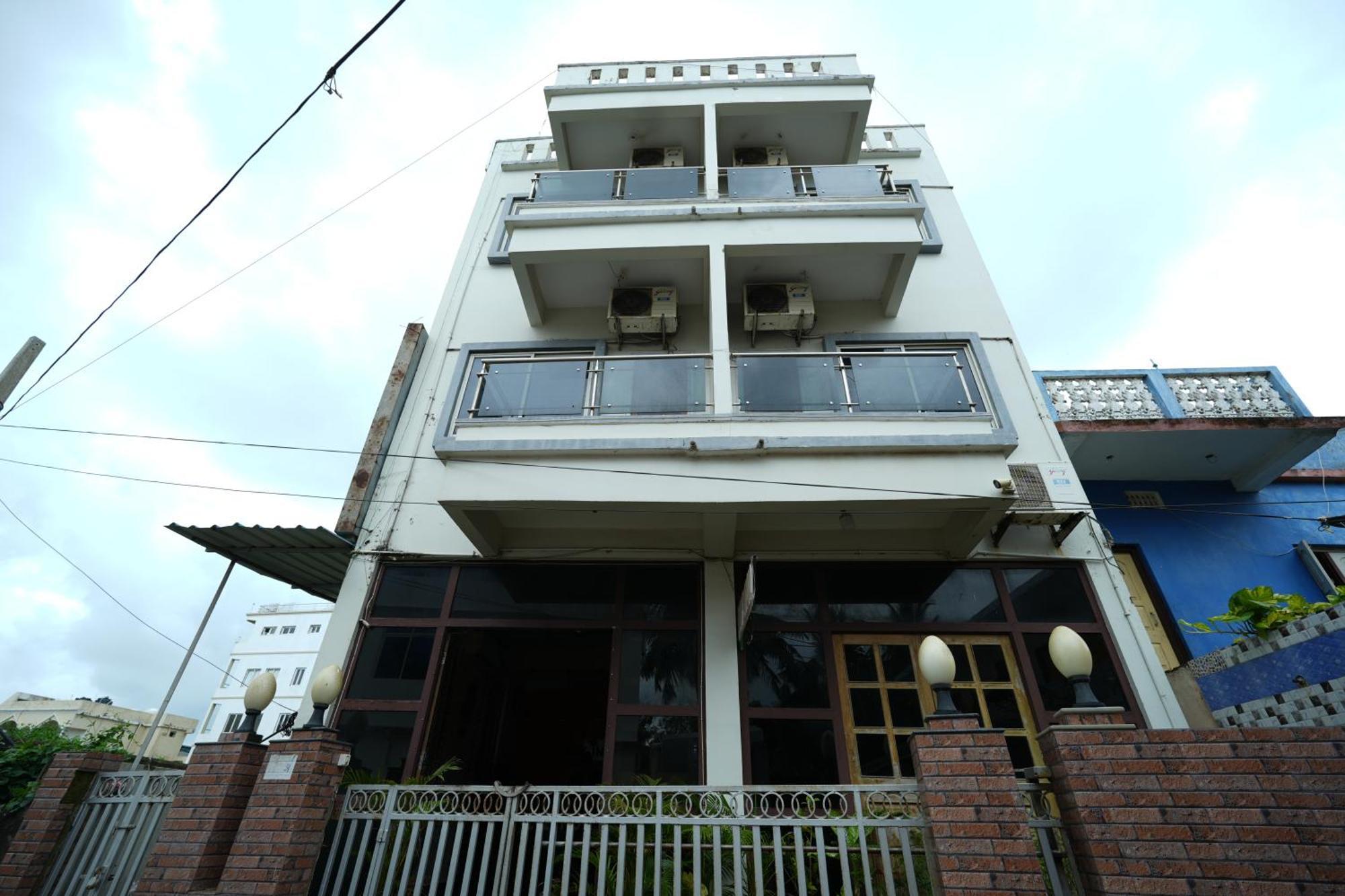 Hotel Bay Beach Inn Puri Bagian luar foto